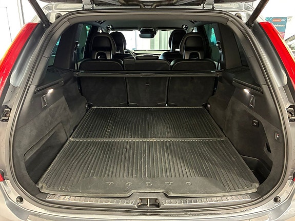 Volvo XC90 27 of 29