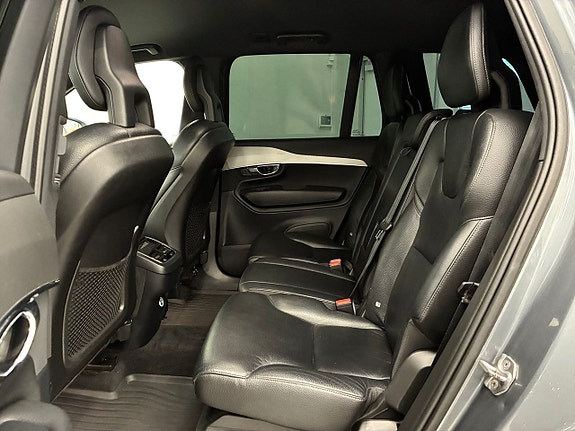 Volvo XC90 25 of 29