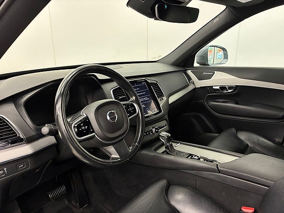 Volvo XC90 13 of 29