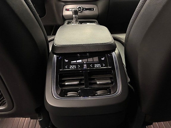 Volvo XC90 24 of 29