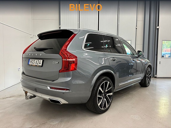 Volvo XC90 3 of 29