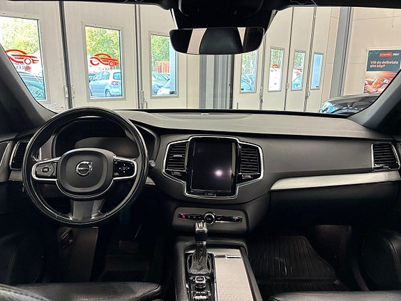 Volvo XC90 14 of 29