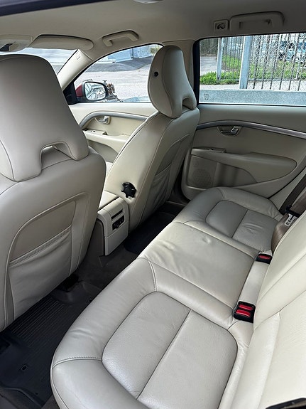 Volvo V70 6 of 6