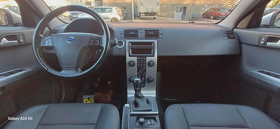 Volvo V50 5 of 5