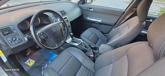 Volvo V50 6 of 17