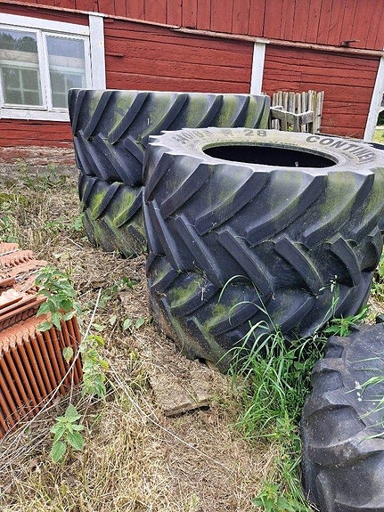 Trelleborg 650/65-38   &  540/65-28