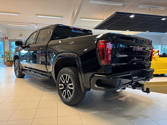 GMC Sierra 1500 2 of 5