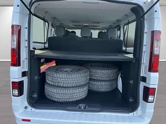 Opel Vivaro 9 of 10