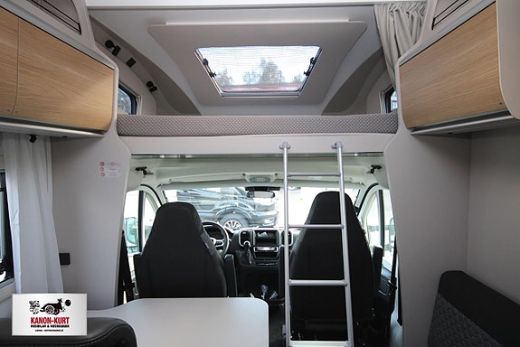 Adria Coral XL 660 SL 15 of 23