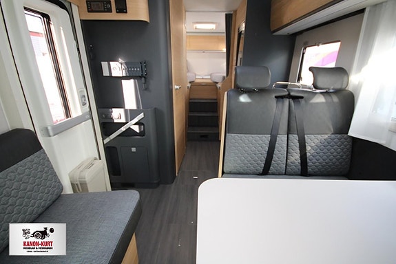 Adria Coral XL 660 SL 5 of 23