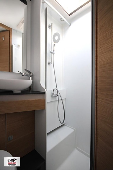 Adria Coral XL 660 SL 21 of 23