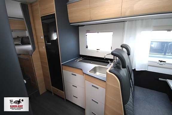 Adria Coral XL 660 SL 17 of 23