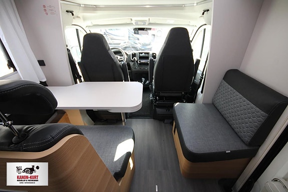 Adria Coral XL 660 SL 13 of 23