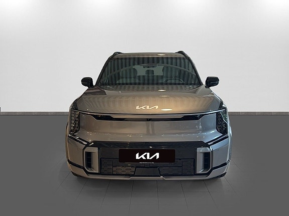 Kia EV9 2 of 13