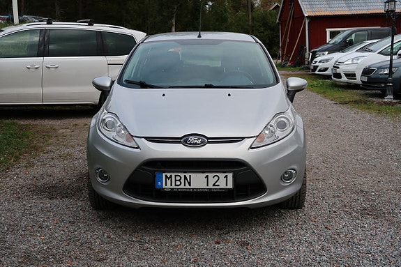 Ford Fiesta 2 of 7
