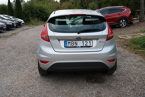 Ford Fiesta 4 of 7