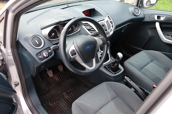 Ford Fiesta 6 of 7