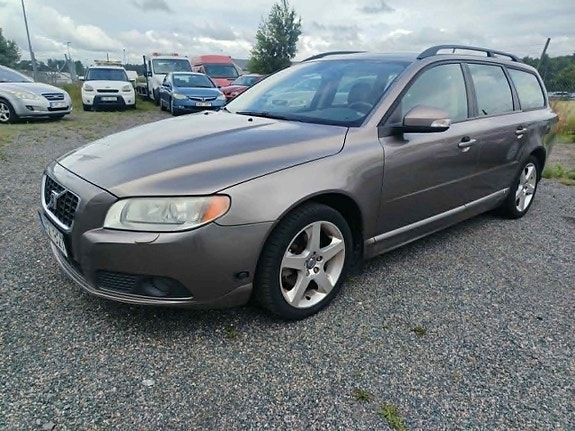Volvo V70 4 of 5