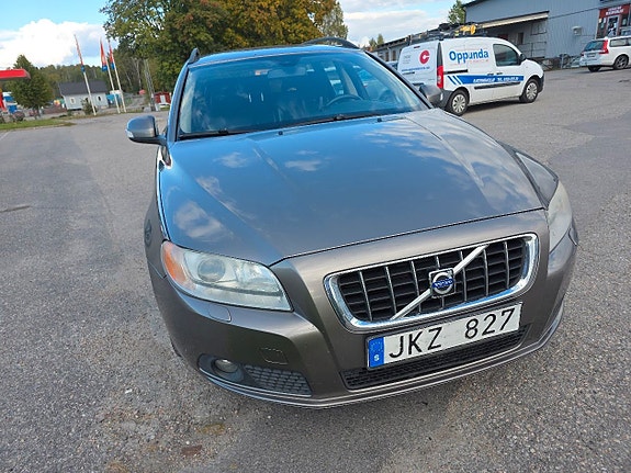 Volvo V70 19 of 30