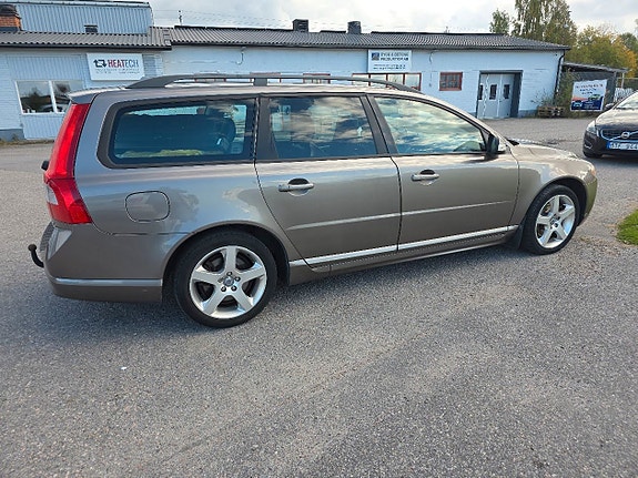 Volvo V70 22 of 30