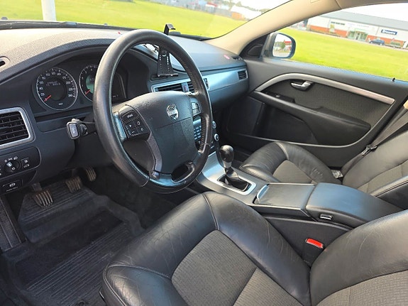 Volvo V70 20 of 30