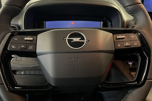 Opel Combo 8 of 16