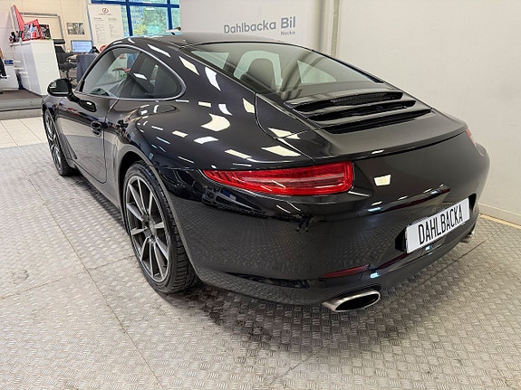 Porsche 911 Carrera 5 of 5