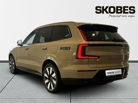 Volvo EX90 5 of 23