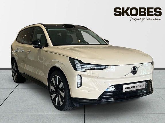 Volvo EX90 8 of 23