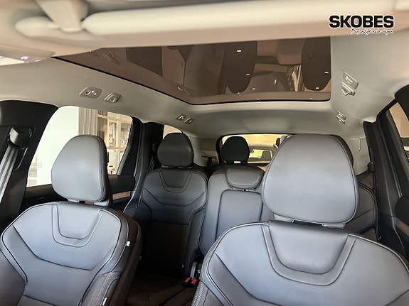 Volvo EX90 18 of 23