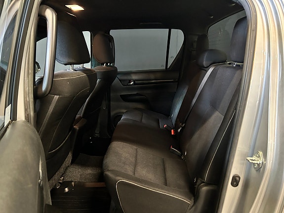 Toyota HiLux 10 of 11