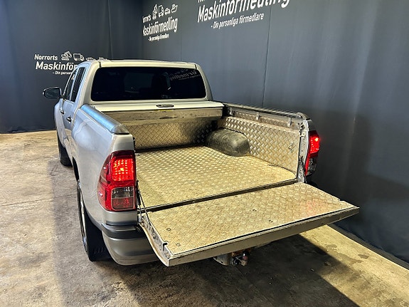 Toyota HiLux 6 of 11