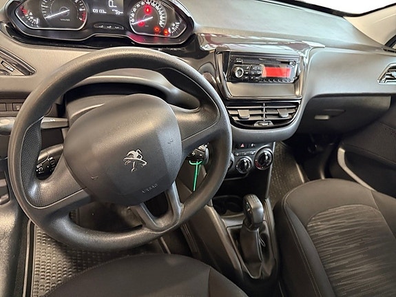 Peugeot 208 6 of 10