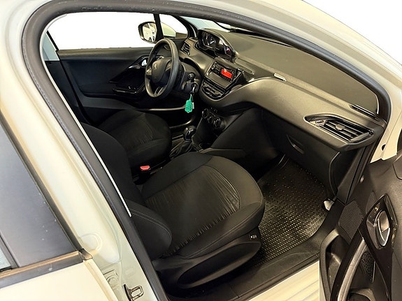 Peugeot 208 8 of 10