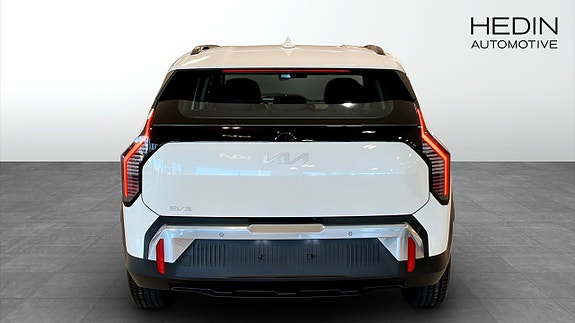 Kia EV3 4 of 12