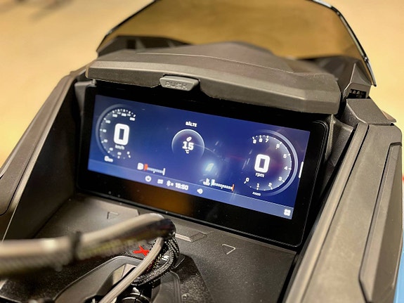 Backcountry X-RS 850 E-TEC 154in 64mm 10.25" Display -26 3 of 7