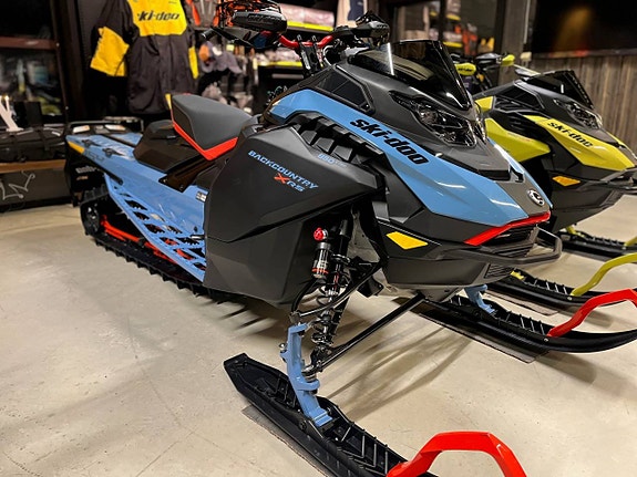 Backcountry X-RS 850 E-TEC 154in 64mm 10.25" Display -26 2 of 7