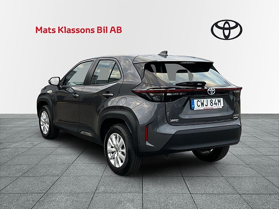 Toyota Yaris Cross 2 of 5
