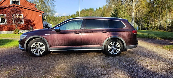 Volkswagen Passat 12 of 15