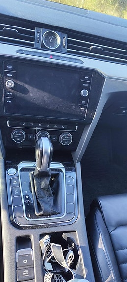Volkswagen Passat 9 of 15