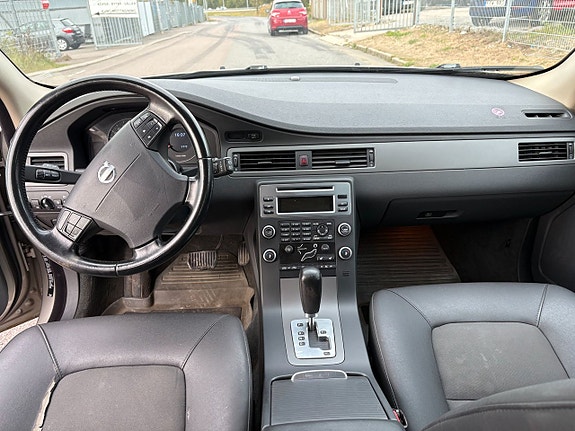 Volvo V70 8 of 13
