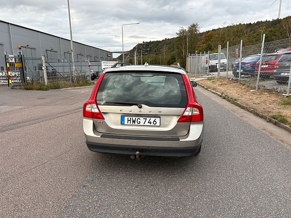 Volvo V70 6 of 13