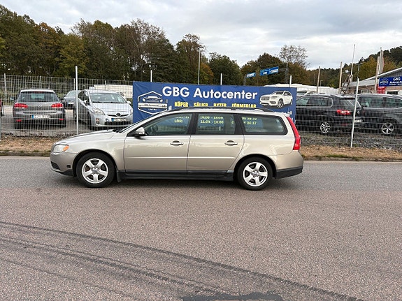 Volvo V70 3 of 13