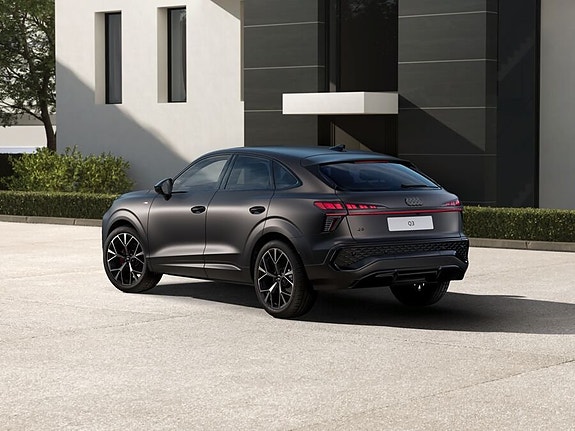 Audi Q3 4 of 5