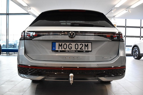 Volkswagen Passat 7 of 28