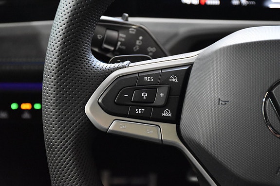 Volkswagen Passat 12 of 28
