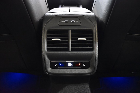 Volkswagen Passat 25 of 26