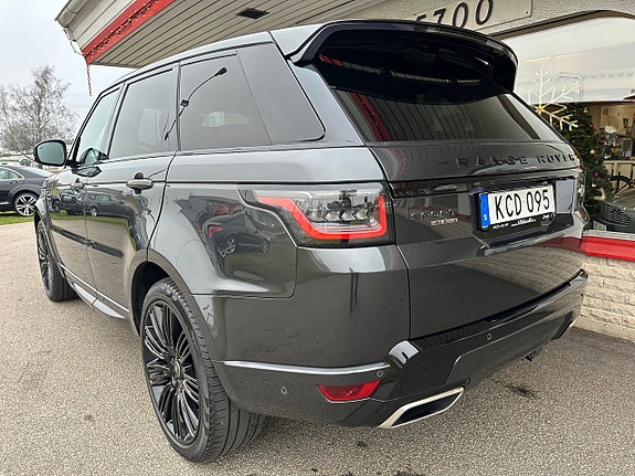 Land Rover Range Rover Sport 3 of 5