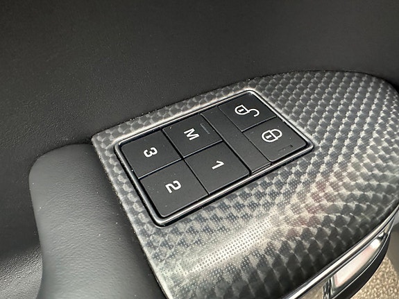 Land Rover Range Rover Sport 25 of 29