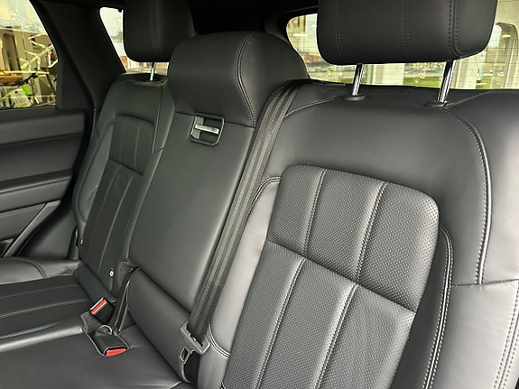 Land Rover Range Rover Sport 23 of 29